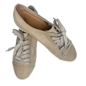 Frye Gray leather Mindy Lace Up Sneaker Size: 9.5